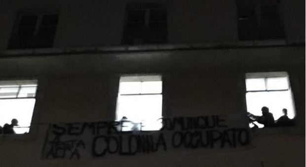 Blitz degli studenti a Campo de' Fiori: occupato il liceo Vittoria Colonna