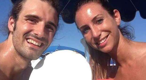 Antonio Sartori e la fidanzata Gloria (Foto da Facebook)