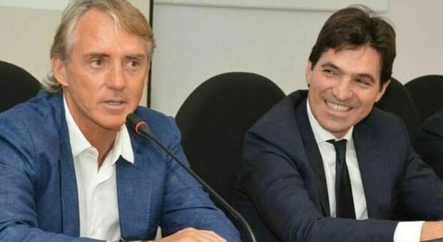 Roberto Mancini e il presidente Acquaroli