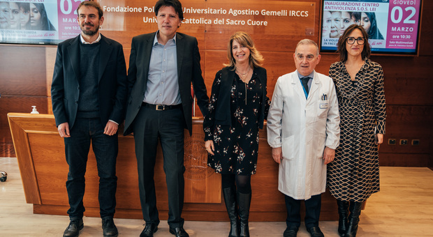 Da sinistra Tommaso Vitali, Gianluca Corti e Rossella Gangi per Windtre e Andrea Cambieri e Francesca Giansante del Gemelli
