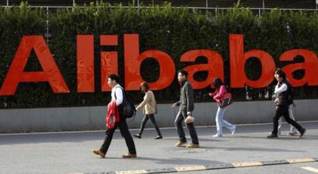 Accuse ad Alibaba dalle grandi griffe della moda: "Vende falsi"