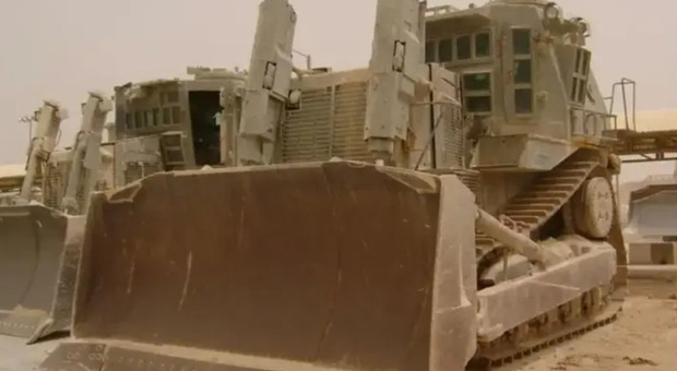Bulldozer corazzato D9R israeliano: come funziona (e perché viene soprannominato "l'orsacchiotto")