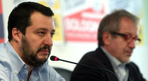 Salvini, resa dei conti nella Lega? Maroni: «È ora di un nuovo segretario» (ma lui tira dritto)