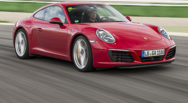 La nuova generazione della Porsche 911 Carrera