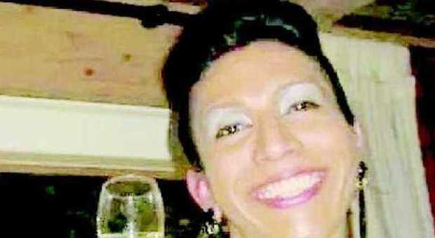 Nicole, trans morta a 37 anni: ai funerali la vestono da uomo. E scoppia la polemica: "Dalla famiglia nessun rispetto"