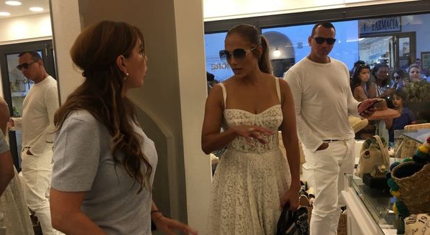 Jennifer Lopez e Alex Rodriguez a Capri: scatta la caccia al selfie