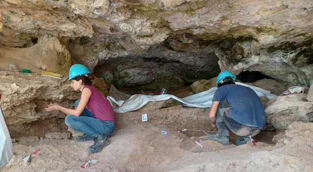 Camerota, dopo più di 50 anni riprendono gli scavi alla grotta del Poggio