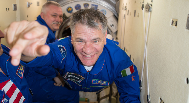 Apriti Spazio, tra due anni i primi turisti e l'astronauta Paolo Nespoli dice: «Prenoterò anch io on line»