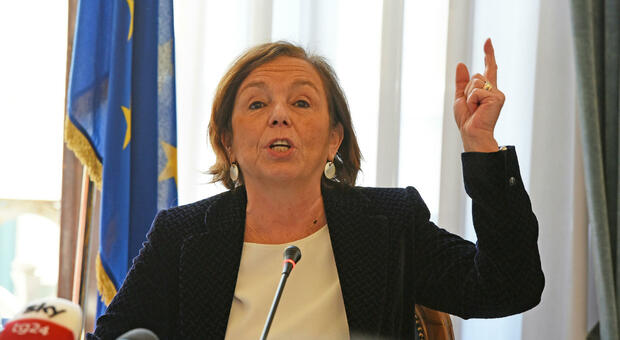 Allerta Foggia, la ministra Lamorgese: «Lo stato c'è ed è forte con 300 arresti in sei mesi»