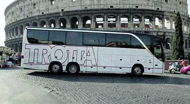 Roma, nuove regole per il centro storico: ​banditi i bus turistici più inquinanti