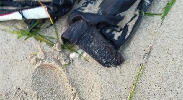 Cadavere di una donna scoperto in spiaggia