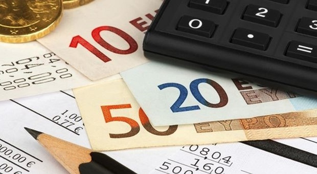 Sulle famiglie 19mila euro di debiti, prestiti in crescita per pagare bollette e sanità