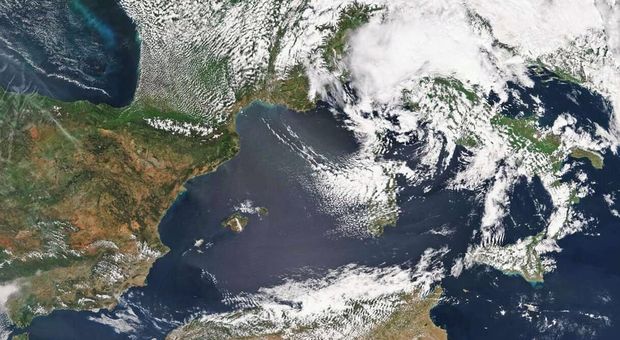 Domenica 5 maggio, la più fredda degli ultimi 60 anni: la foto dall'alto del ciclone artico