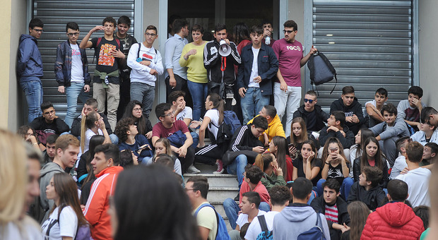 Studenti sospesi dopo lo sciopero, sette giorni per le giustifiche