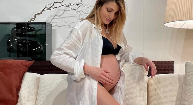 L’ex Miss Italia Claudia Andreatti e la "sopresa" social: «Sono incinta al nono mese!»