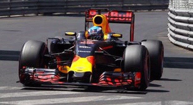 La Red Bull di Daniel Ricciardo a Montecarlo