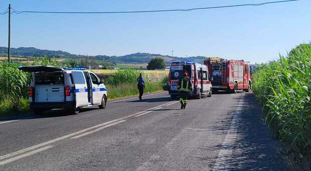Pesaro, Bmw non si ferma all'alt dei carabinieri e travolge una 500L: morto il conducente e una 32enne sull'altra auto