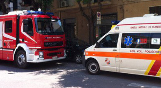 San Giovanni, scontro fra autobotte dei vigili del fuoco e una Mini: due feriti