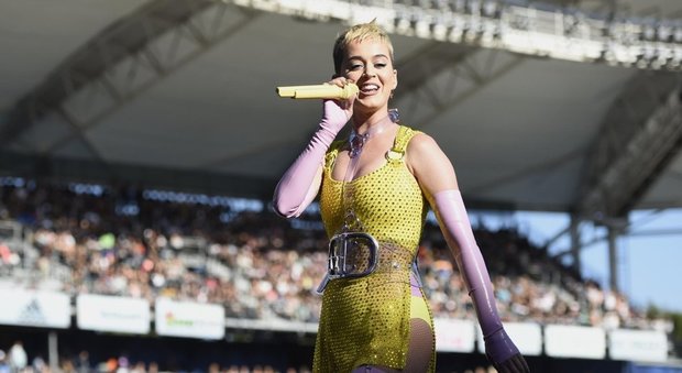 Katy Perry annuncia il nuovo album “Witness” e partecipa al Glastonbury Festival