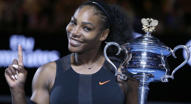 L'autoscatto di Serena Williams: «La gravidanza rivelata per errore»