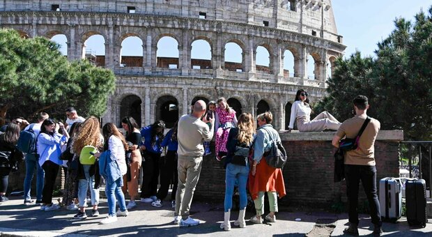 Roma è stata la destinazione preferita dagli italiani nell'estate 2023: la classifica di Booking