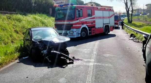 Roma, incidente fra 5 auto sulla Flaminia: 2 bambini in ospedale