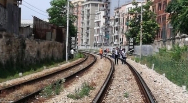 Monza: va in stazione, investito e ucciso dal treno regionale