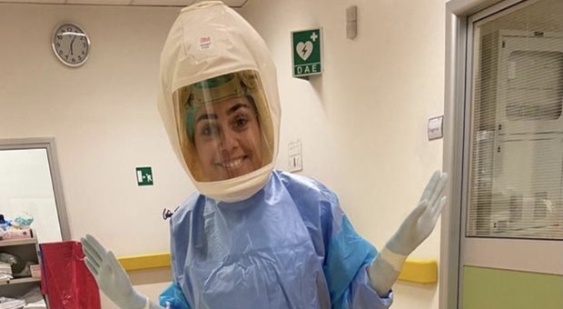 Terni, infermieri in prima linea:«Abbiamo regalato un sorriso ai malati anche con le tute anti Ebola»