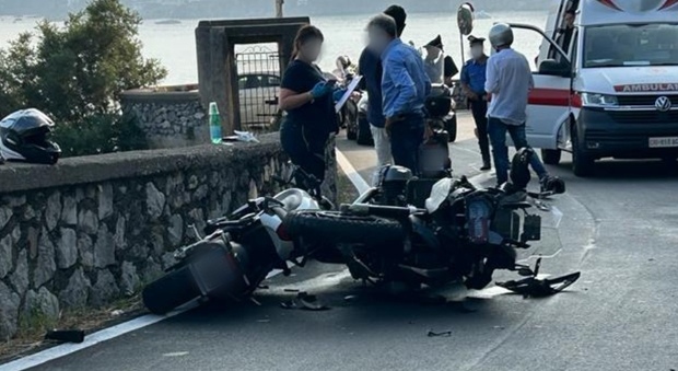 Scontro tra moto in Costiera, due centauri in ospedale e traffico in tilt sull'Amalfitana