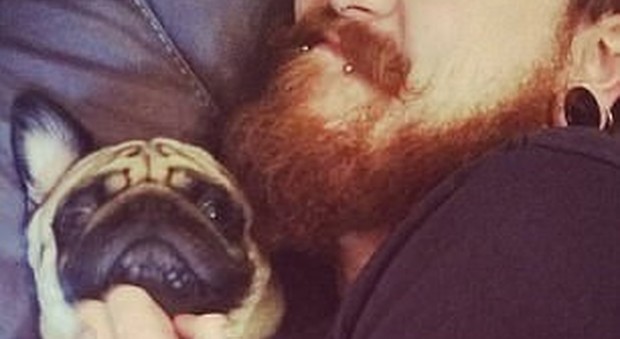 immagine Allena il cane della fidanzata al saluto nazista: youtuber multato e processato