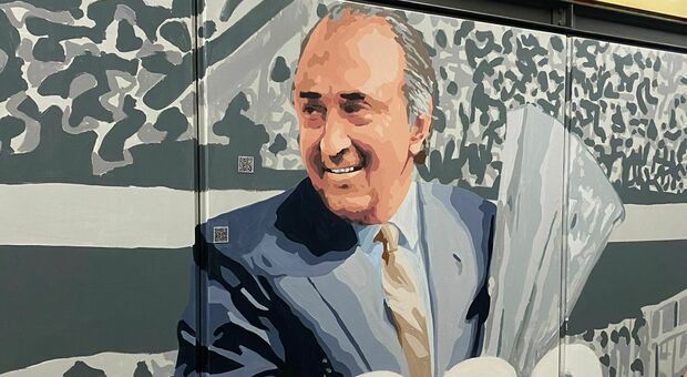 Napoli, stazione Maradona: finalmente i murales di Ferlaino, Lauro e Ascarelli
