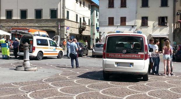 Arezzo, bimba morta in auto: «Deceduta per un colpo di calore»