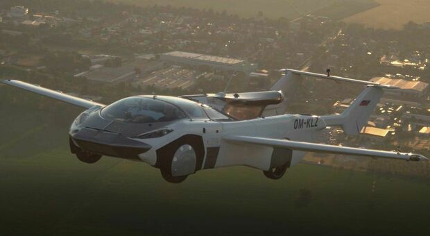 L'auto del futuro: in pochi minuti diventa un aereo. Una novità assoluta per il settore tech.