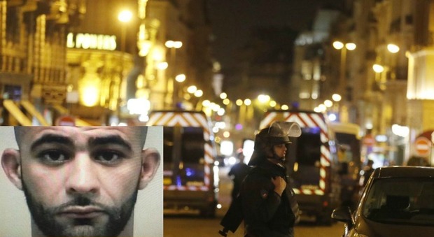 Parigi, spari sugli Champs Elysées: uccisi un poliziotto e l'assalitore