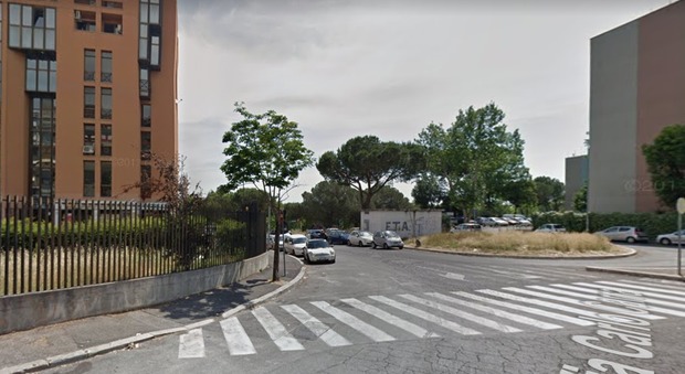 Roma, ragazza di 28 anni si lancia dal 7° piano e muore: inutili i soccorsi
