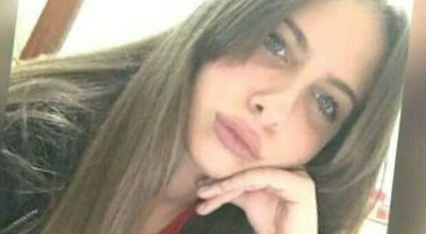 Incidente a Caivano, muore a 18 anni: ferite le tre amiche in auto con lei