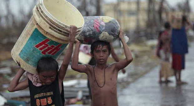 Filippine, non si trovano 8 italiani Il tifone uccide anche in Vietnam