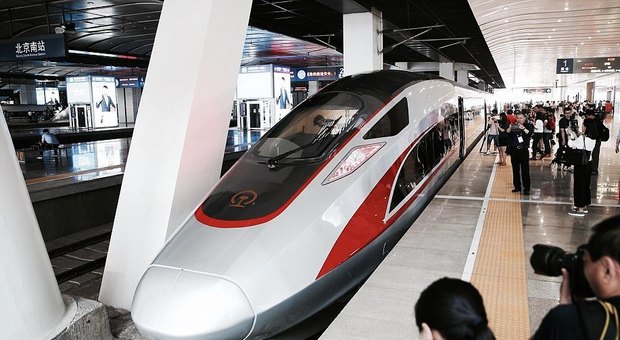 Cina, svelato «Fuxing»: il treno più veloce del mondo