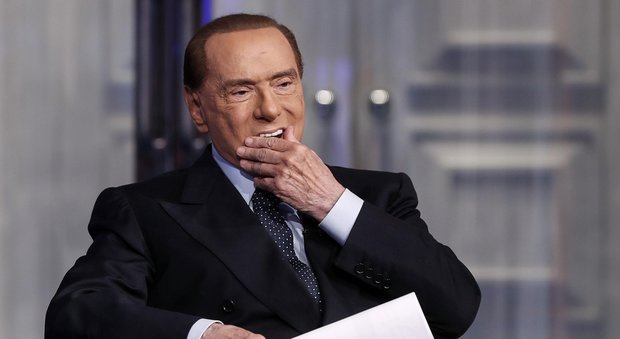 Berlusconi sull'edilizia: «Chi costruisce non aspetti più la licenza»
