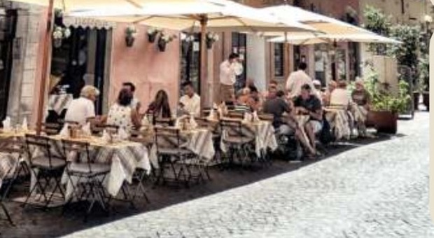 Roma, tavolino selvaggio, tutto da rifare: zero multe agli abusivi e 500 pratiche ferme