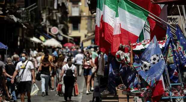 W l'Italia! È la domenica del tricolore, il Paese avvolto nella sua bandiera vuole esplodere di gioia