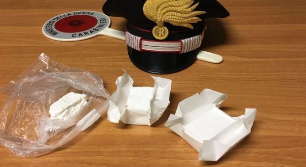 Beccati con un sacchetto di cocaina: arrestati tre ragazzi
