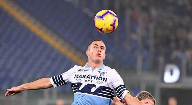 Lazio, Marusic out con la Samp: Patric in vantaggio su Caceres