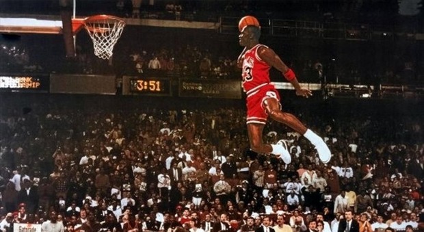 Michael Jordan, la leggenda del basket che vinse la forza di gravità