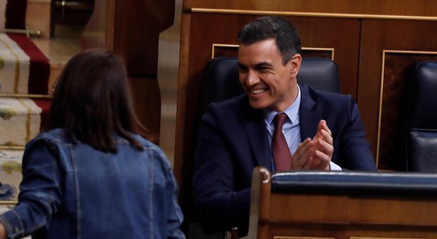 Spagna, prove di nuova maggioranza: Sanchez si salva con l'aiuto della destra liberista
