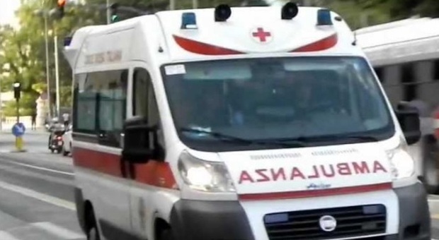 Brescia, scende dall'auto per un guasto: 67enne muore investito dalla sua stessa macchina