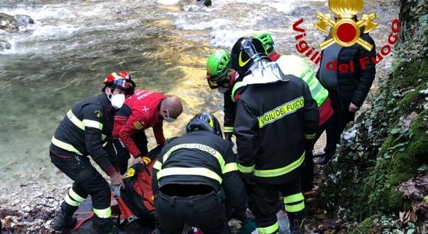 Cade nel fiume Calore, salvato in extremis anziano di 79 anni