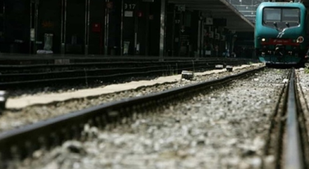 Travolto dal treno in galleria: uomo muore alle porte di Perugia