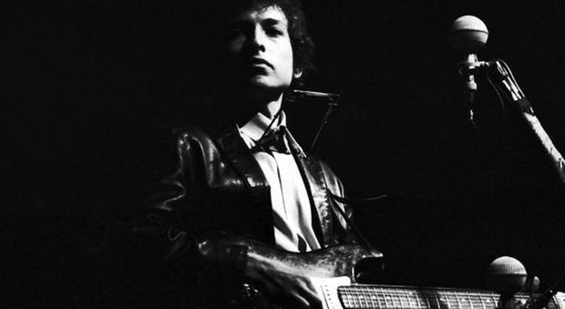 Bob Dylan, la sua Fender Telecaster del 1965 venduta all'asta per mezzo milione di dollari