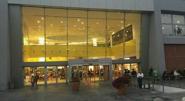 Il centro commerciale Maximall di Pontecagnano